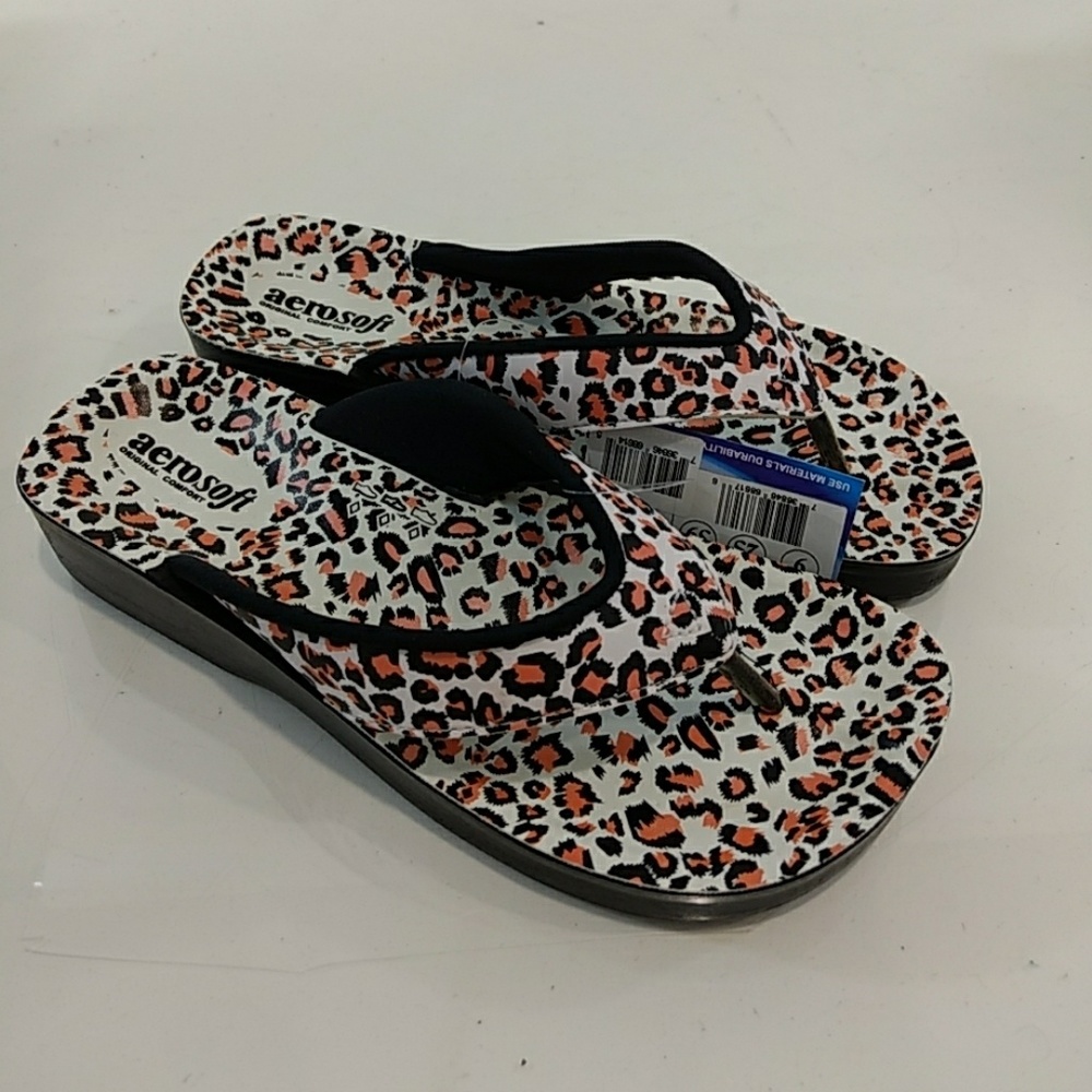 Aerosoft Women's Leopard Plus Sandals, New